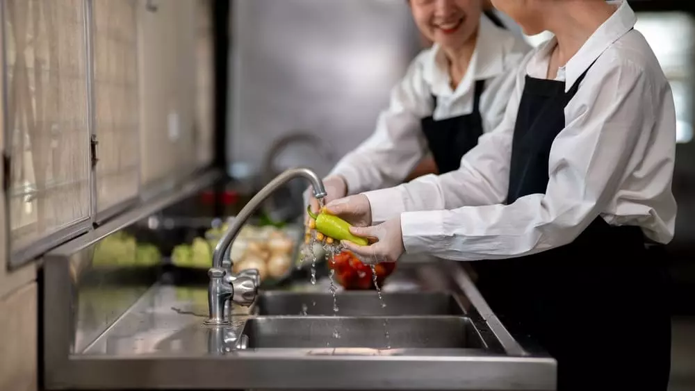 4 Cách Giữ Màu Rau Củ Sau Khi Chế Biến Cho Bếp Chuyên Nghiệp